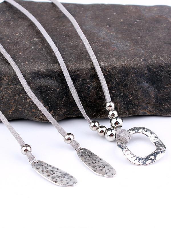 Freely adjustable piece velvet rope necklace