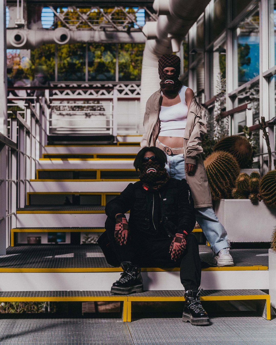 XTC SHARKS IN PARIS NECK WARMER