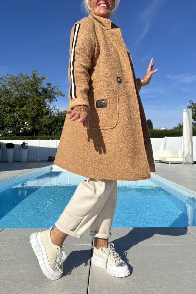 Women Lapel Vertical Pattern Plush Casual Coat